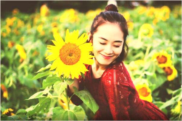 夢見我和老公聽見墳墓前朗誦啥意思_周公解夢官網