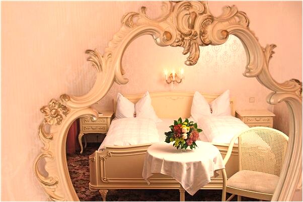 夢見巨石滾落會是什麼預兆_周公解夢官網