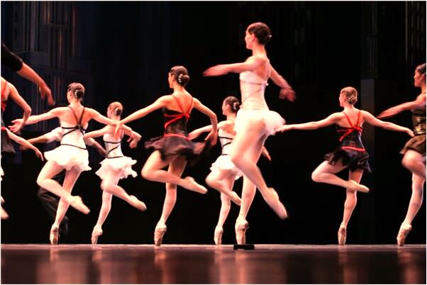 夢到了別人白蛇纏身是什麼啟示_周公解夢官網