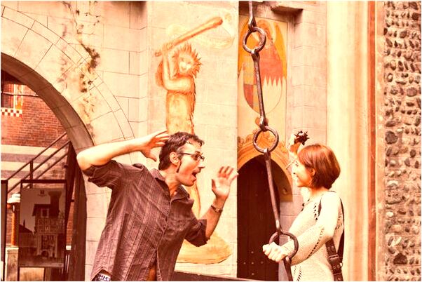 夢見自己家地添新墳是怎么回事_周公解夢官網