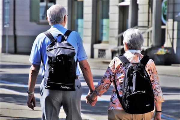 夢見已故丈夫活著說話_周公解夢