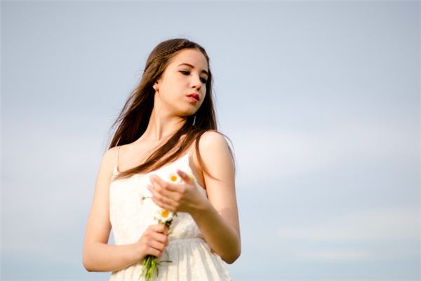 屬狗人0幾年出生的運勢如何_十二生肖