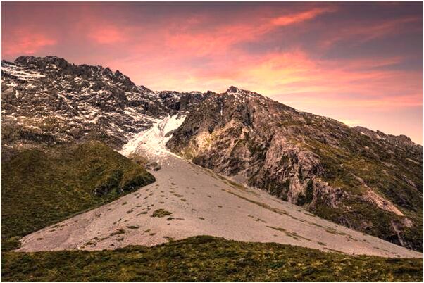 夢到我的捲髮變成直發了是凶兆還是吉兆_周公解夢官網