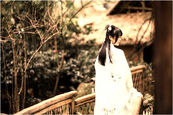 夢到了自己穿新衣裙什麼寓意_周公解夢官網