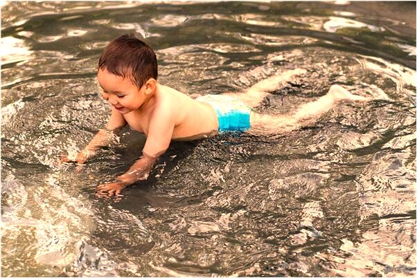 夢到了別人的車開到水裡有什麼意義嗎_周公解夢官網