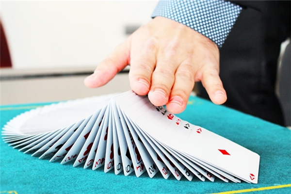 夢見賭博羸錢有什麼說法_周公解夢