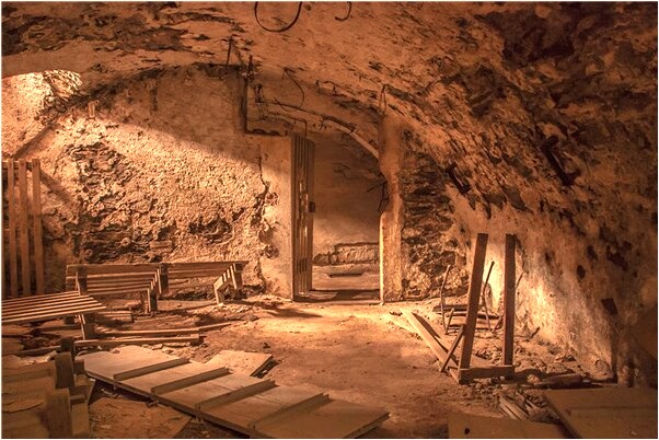 夢見車子陷入泥水裡預示什麼_周公解夢官網