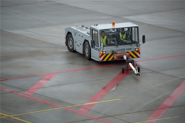 夢到自己開牽引車是好是壞_周公解夢