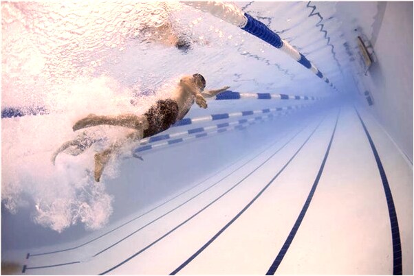 夢見在糞堆里個朋友玩什麼寓意_周公解夢官網