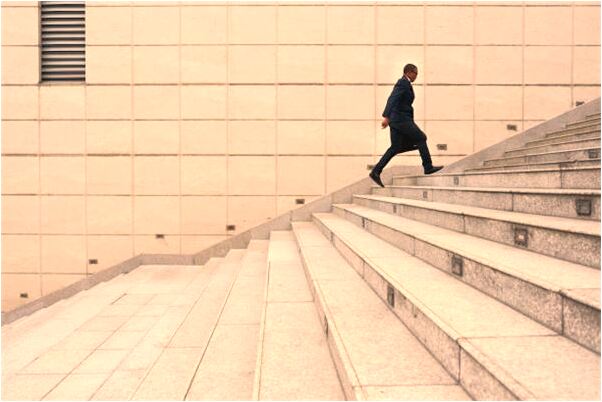 夢到把學校門頭刷成紅色代表什麼_周公解夢官網