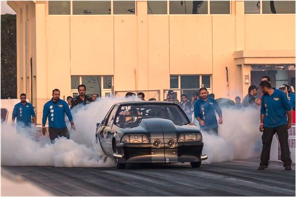 夢到了拽馬下牆牆向外倒了一半預示什麼_周公解夢官網