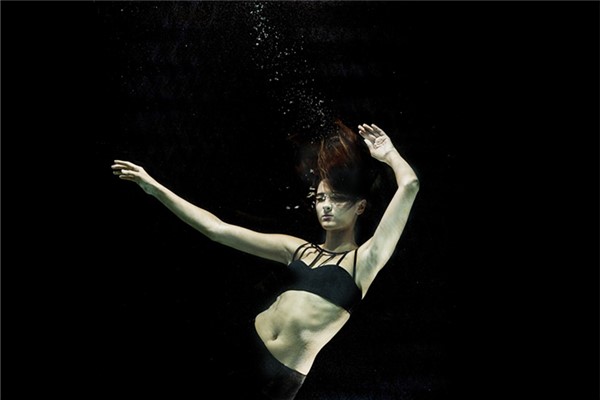 夢見愛人掉水裡有何寓意_周公解夢