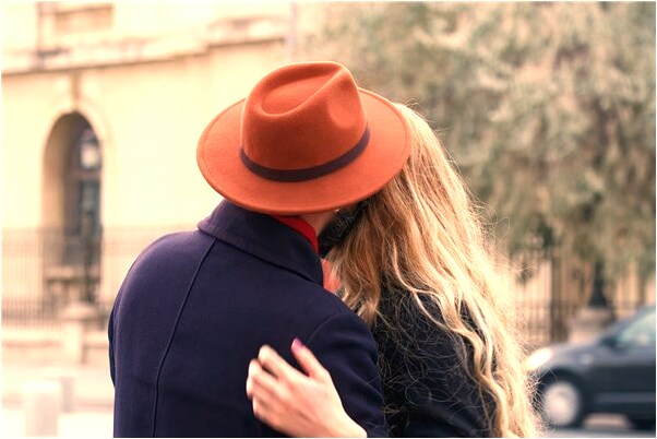 夢到和朋友拿刀捅人是什麼意思_周公解夢官網