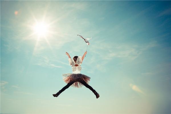 夢見自己飛得很高_周公解夢