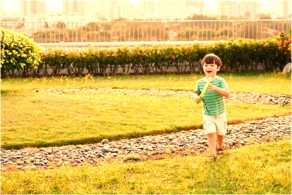 夢到了自己光身子和一男子是什麼預兆？_周公解夢官網