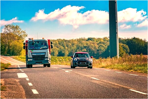 夢到一個穿白衣服的男人有什麼意思_周公解夢官網