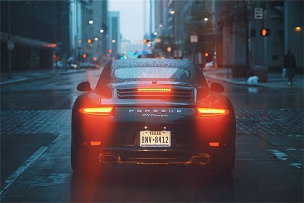夢到雨天開車怎么回事_周公解夢
