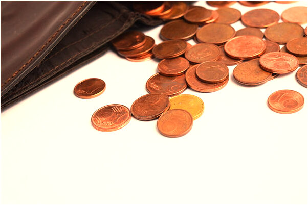 夢見女友露天換衣服被偷窺怎么回事_周公解夢官網