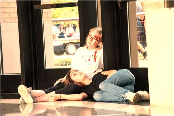 夢到了差點掉污水溝了有什麼意思嗎_周公解夢官網