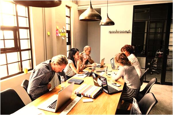 夢到了胳膊在流黑血意味著什麼_周公解夢官網