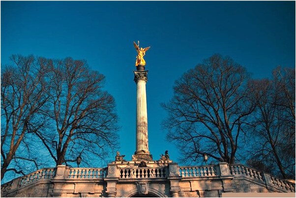 夢到自己被馬蜂蟄預示什麼_周公解夢官網