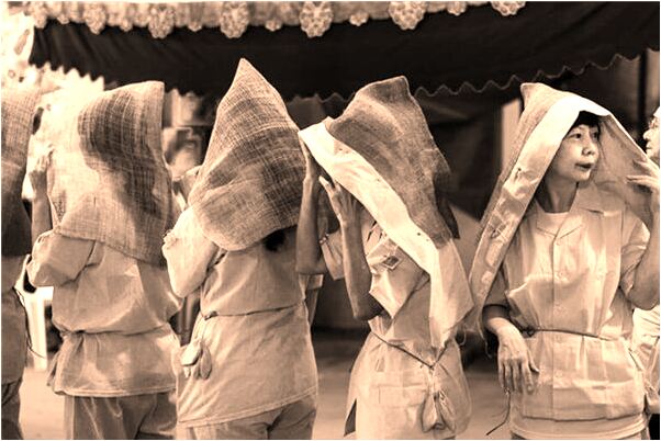 夢到過世的父親拿屎當飯吃有什麼預兆_周公解夢官網