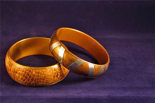 夢見金手鐲融化代表什麼_周公解夢