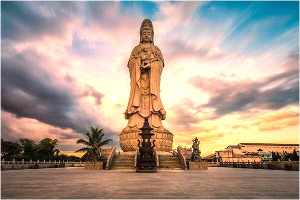 夢見幾個人在湖裡抓魚玩是好事還是壞事_周公解夢官網