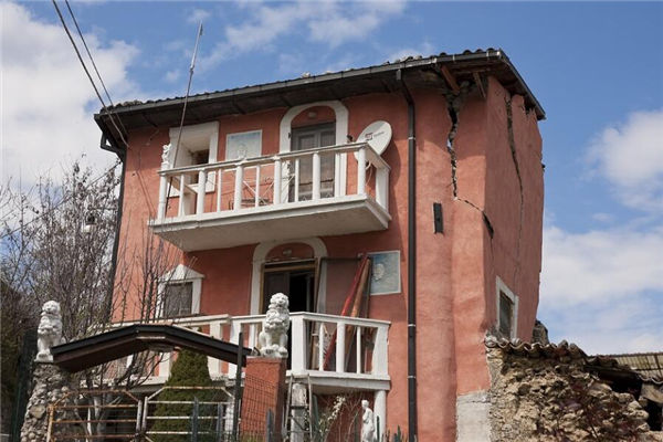 夢到大樓倒塌是什麼意思_周公解夢