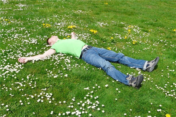 夢到了死人動是好是壞_周公解夢