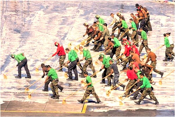 夢見有人拿槍在追是什麼預兆？_周公解夢官網