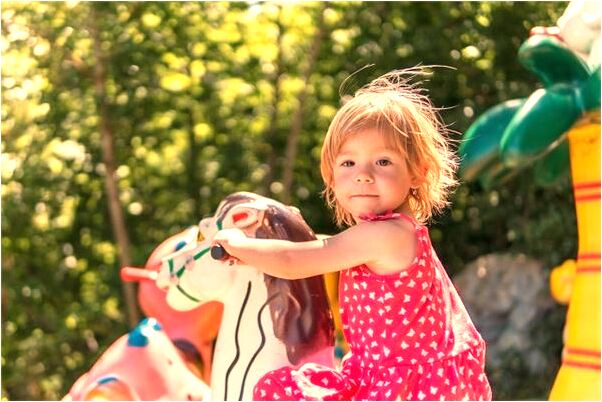 夢見山頂一個鐵釘有血跡會有什麼預兆_周公解夢官網