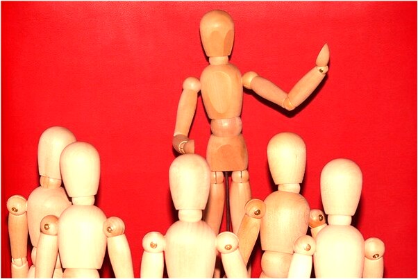 夢到了走路差點掉溝里怎么樣_周公解夢官網