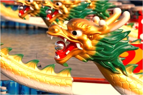 夢到了背著小孩大白狗追自己有什麼寓意嗎？_周公解夢官網