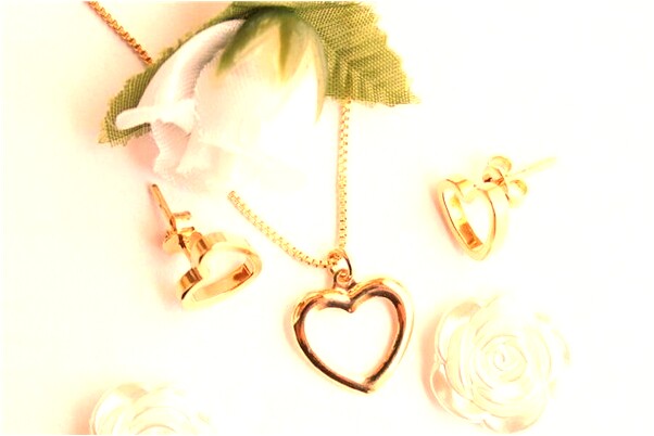 夢見挑選購買無骨摺扇有什麼意思_周公解夢官網