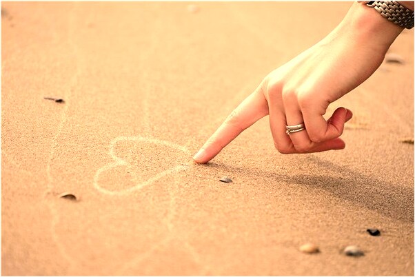 夢到了我和媽媽同時被鯊魚咬有什麼寓意嗎_周公解夢官網