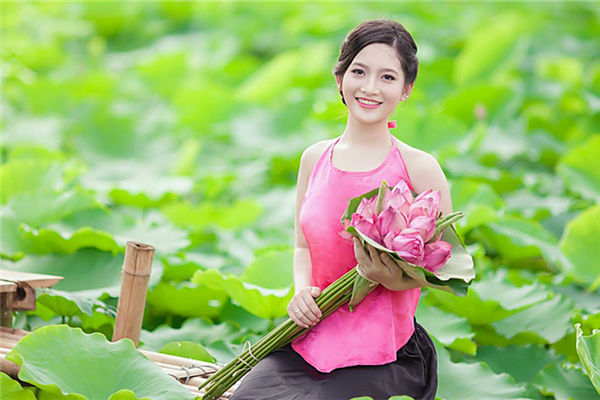 屬雞女人年份和婚姻_十二生肖