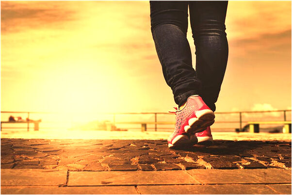 夢到友人送茶壺是好是壞_周公解夢官網