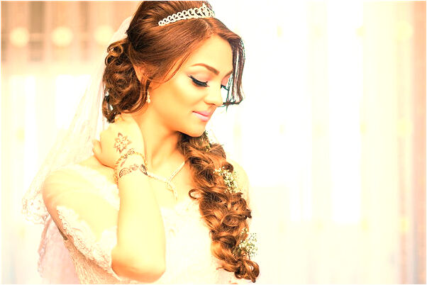 夢到了左手笨玻璃劃破血了是什麼徵兆_周公解夢官網