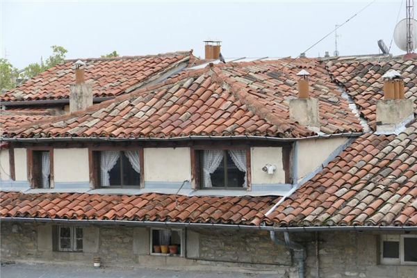 夢見房屋漏水_周公解夢