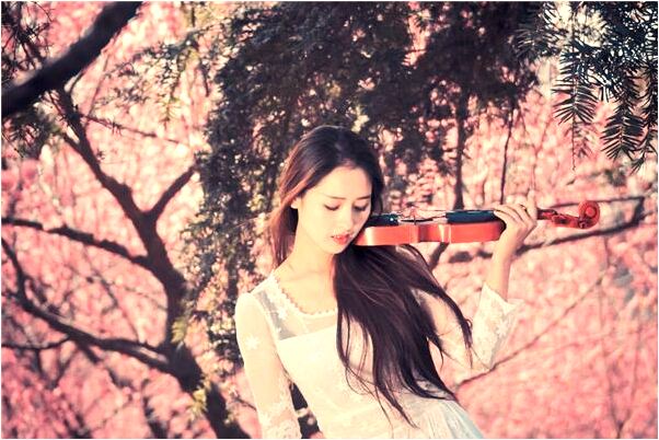 夢見有個女人趴在了我家人身上會怎么樣_周公解夢官網