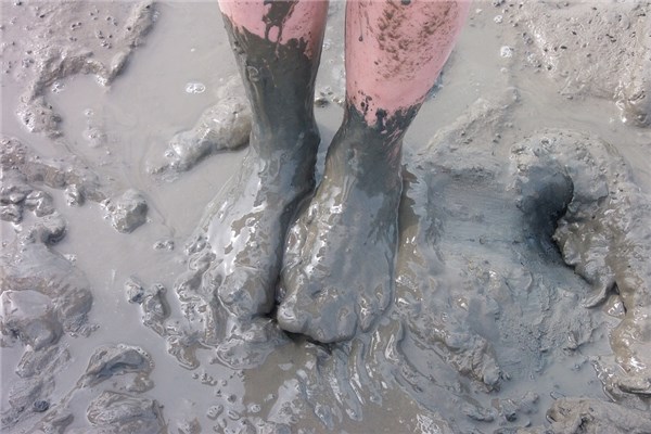 夢見泥污預示著什麼_周公解夢