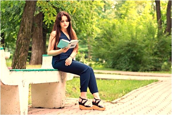 夢到腳踩在了髒東西上是什麼意思？_周公解夢官網