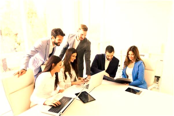 夢到在水裡撈鞋子什麼寓意_周公解夢官網