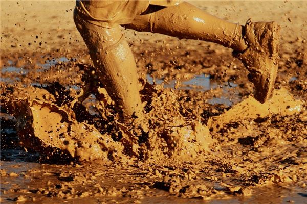 夢見爛泥巴有什麼意思_周公解夢