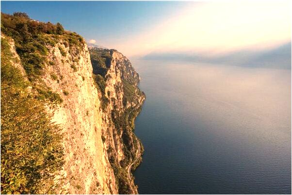 夢到了手割傷代表著什麼_周公解夢官網