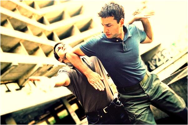 夢到打了妹妹代表著什麼？_周公解夢官網