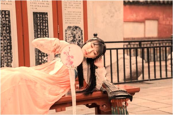 夢到了與外國女人搞曖昧是咋回事_周公解夢官網