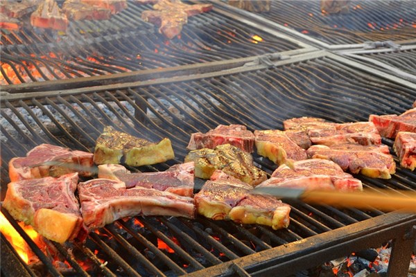 夢到了燒烤店是什麼預兆_周公解夢