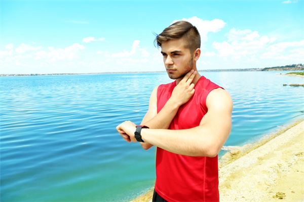 屬龍巨蟹座男生的性格_十二生肖